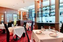 Premier Inn Premier Inn Heathrow Airport Terminal 4 ستانويل المظهر الخارجي الصورة